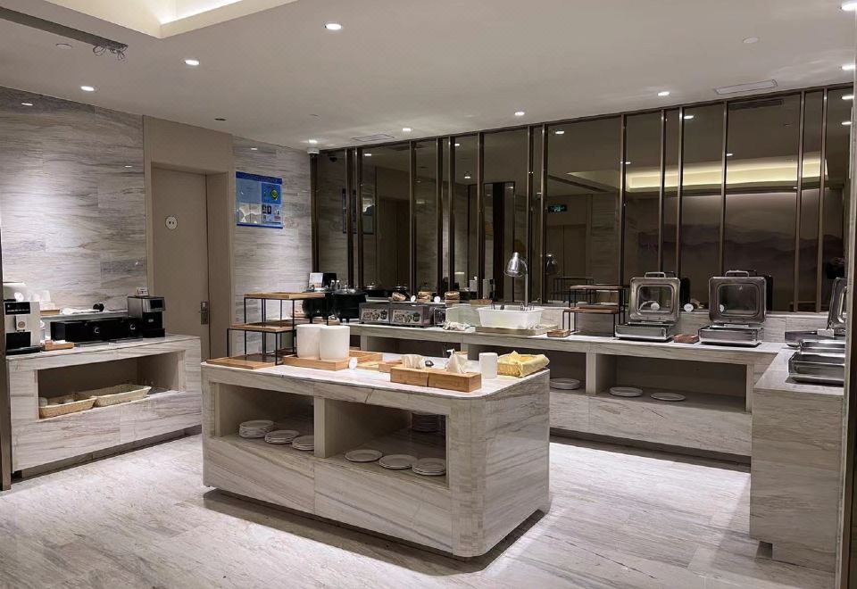 JI 호텔의 깔끔한 객실 내부