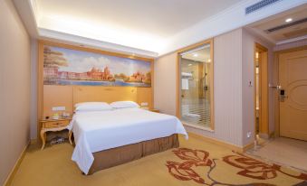 Vienna International Hotel (Shenzhen Qianhai Happy Bay Hotel) - Housity