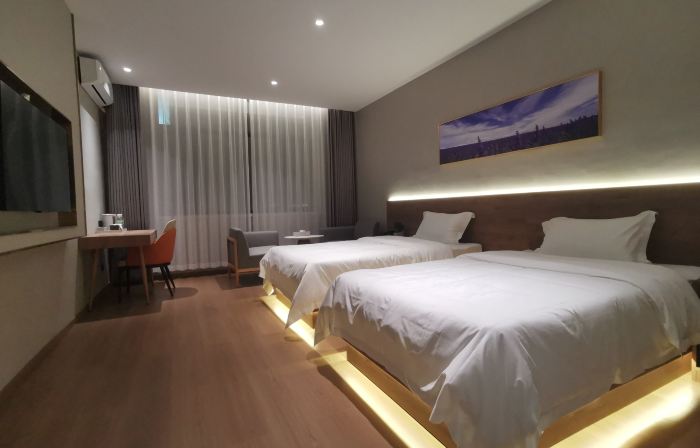 Pullman Hotel (Olunchun Banner Poplar Station)