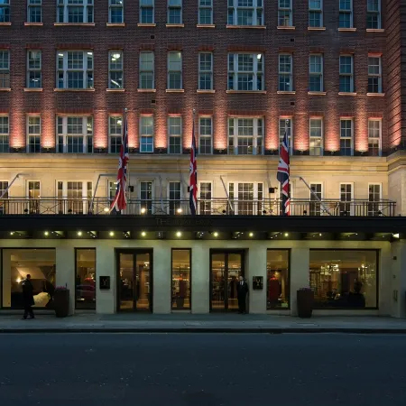 The May Fair, A Radisson Collection Hotel, Mayfair Отели рядом с достопримечательностью «Улица Сэвил Роу»