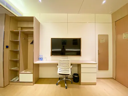 Manjitong Hotel (Jinjiang International Airport Century Park)