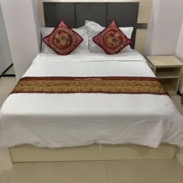 Win Hotel Cafe & Spa Отели рядом с достопримечательностью «Ват Чан»