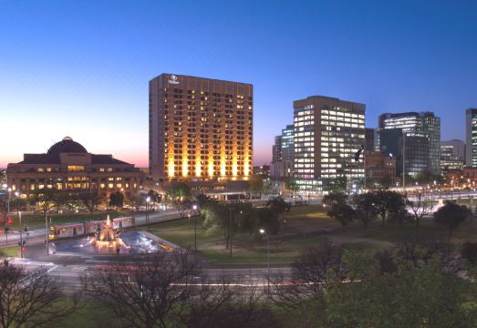 3. 힐튼 애들레이드..