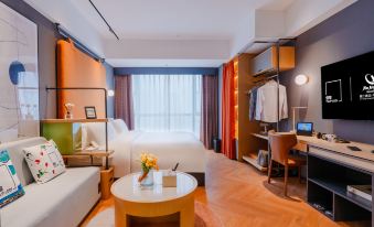 Jingli Apartment Hotel (Wuhan International Plaza Wusheng Road Subway Station)