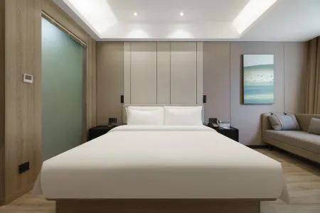 Atour Hotel (Xi'an Bell Tower North Street Metro Station)