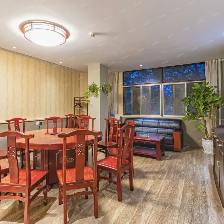 Jianyu Travel Hotel (Shuanglong Park)