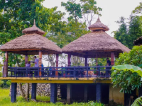 Sapana Village Lodge チトワンのホテル