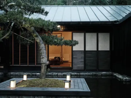 Roads Hotel Tsingcheng Отели рядом с достопримечательностью «Wang Guoying's Former Residence»