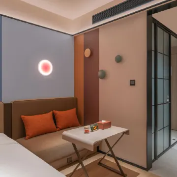 Orange Hotel (Pingdingshan Lingyun Road Bailuzhou)