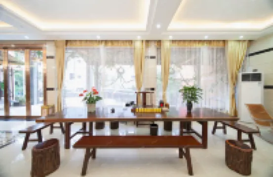 Longquan Hotel and Homestay