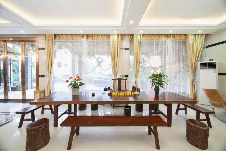 Longquan Hotel and Homestay Отели рядом с достопримечательностью «Геологический парк Эль-Нос»