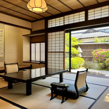 Hagi No Yado Tomoe
