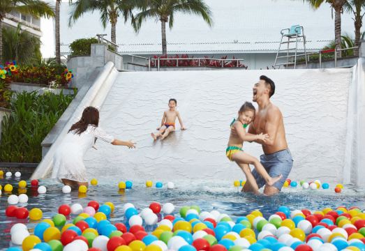 1. 팰리스 리조트 ..