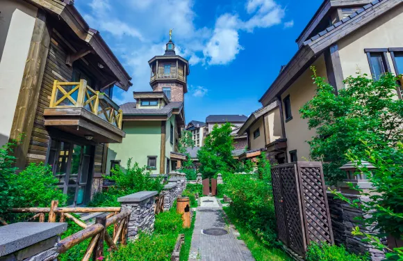 長白山和悅松鼠窩客棧（長白山西景區旅遊服務集散中心店）