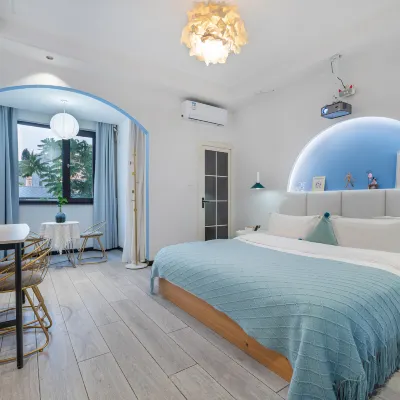 Tongren Mo Landi Concept Hotel (Chuandong University Town Branch) Hotels near Bijiang Natural Bridge Scenic Area