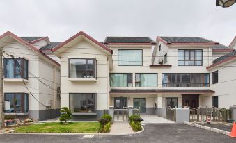 Floral Hotel· Shanghai Longda Oil Car Rural Hotel