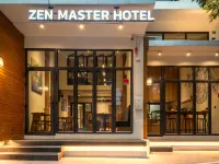 Zen Master Hotel Hôtels à proximité de : Métro aérien Punnawithi