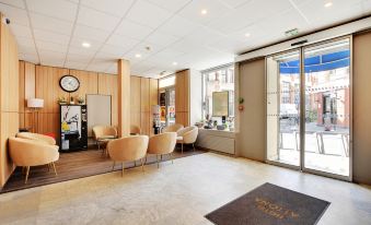 4. Hôtel Al..
