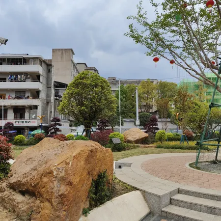 Longshan Nationality Hotel