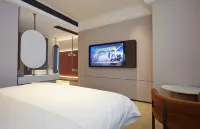 Meizhu Yuexiong Hotel (Liuzhou Ma'anshan Park Branch) - balcony