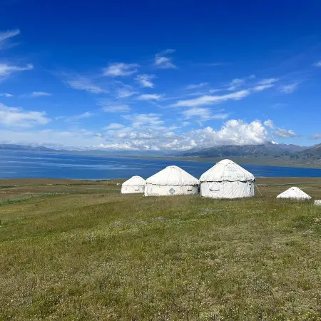 Sailimu Lake Cloud Tour Stay Farmhouse