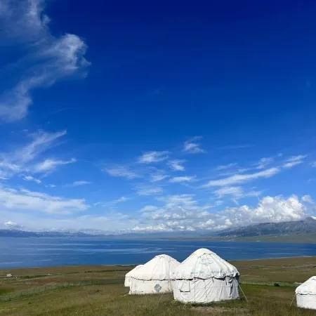 Sailimu Lake Cloud Tour Stay Farmhouse