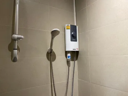 Tara Park Resotel Отели рядом с достопримечательностью «Rangsit Science Center for Education»