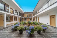 Xi ya Xiang she Xue shan Guan Jing inn Hotels in Shuhe Old Town