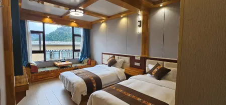 Zhagana Highland Mountain Top Homestay Отели рядом с достопримечательностью «Fairy Beach»