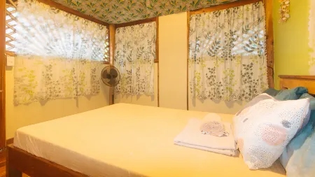 The Clara Beach and Guest House Отели в г. Гимарас