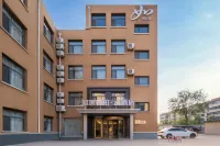 Home Inn Bobai Cloud (Qingdao West High-speed Railway Station) Hotels in Qingdao