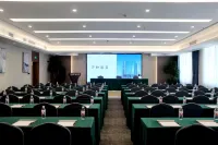 Lupan Hotel (Luzhou Vocational School New Campus High Speed Railway Station) Hotels in Luzhou