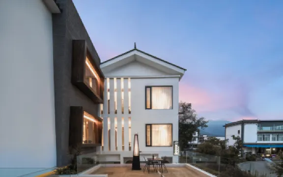 Dali Qiyue Fengxu Designer Resort Hotel Hotels near Xiabopeng Village