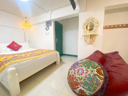 Yellow Lamoon Hotel Отели рядом с достопримечательностью «Wat Ket Karam Museum»