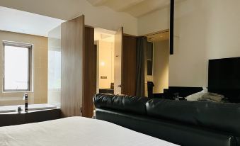 Hotel Noir