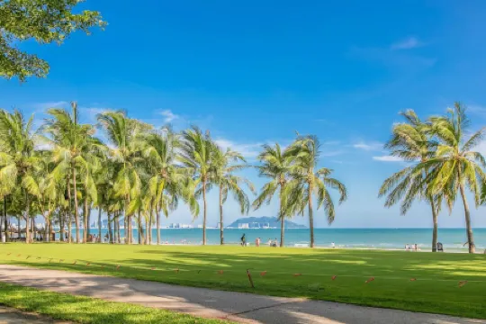 Bay as beautiful as hometown (Sanya Longwan Station Store) Отели рядом с достопримечательностью «Baodao Luobei Aquarium»