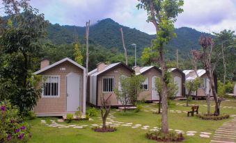 Halo Retreat - Housity