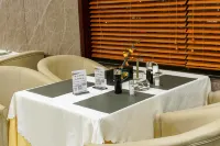 Longfeng Lake Zhouji Hotel Hotels in Pizhou