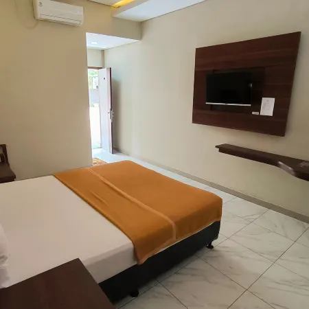 Bandengan Beach Hotel Jepara 2