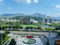 Hilton Garden Inn Handan She County - Mountain view