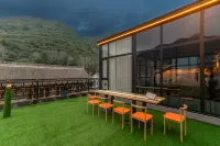 Mount Wutai Ruyiqiyuan (Mount Wutai Scenic Spot Store) - สัตว์เลี้ยง