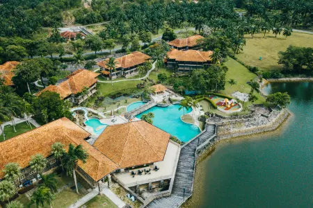 Sebana Cove Resort Отели рядом с достопримечательностью «Pantai Tanjung Sepang»