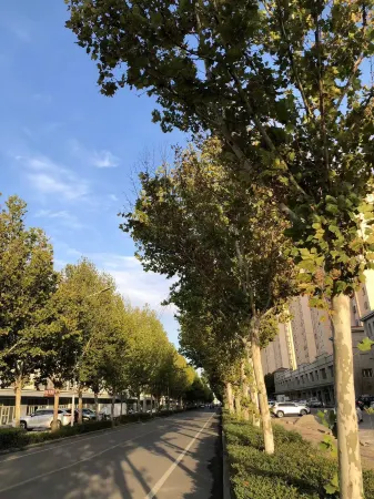 Khorgos Ruibo Hotel Отели рядом с достопримечательностью «Khorgas National Gate Scenic Area»