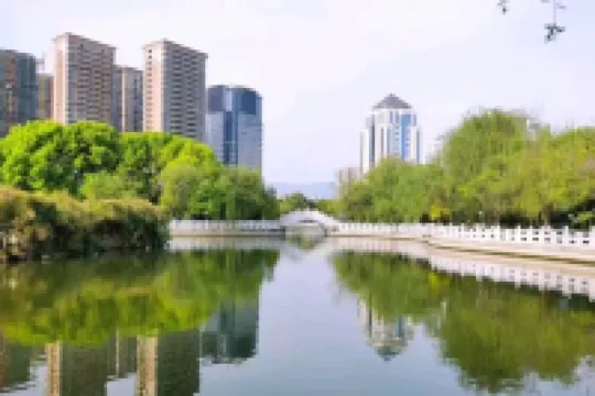 Anning Yujian Hotel (Wuyue Plaza)