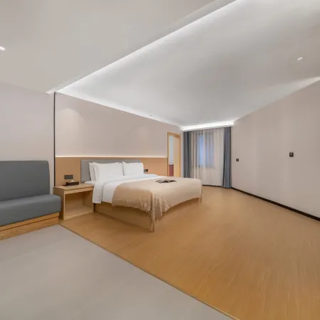 Jianman Hotel (Longyou South Gate Historical Block Store)