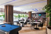 The Berkeley Hotel Pratunam Bangkok - bar