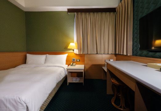 바구스 호텔 레트로 감성 객실