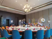 Mid-Level Hotel - Desayuno