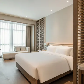 AMBER HOTEL