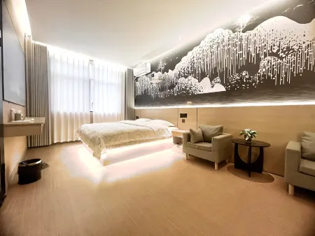 Xi'an Yiyun Luxe Wild Hotel Отели рядом с достопримечательностью «Xi'an Mingde Institute of Technology»